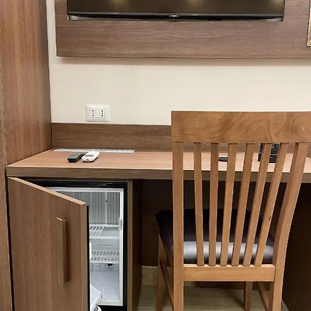 לינה וארוחת בוקר Le Ninfee 4*